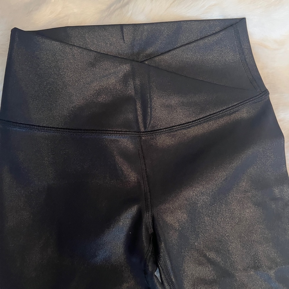 Flared shimmer leggings
